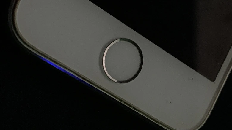 Еволюція iPhone: які функції Apple видалила за роки існування смартфона