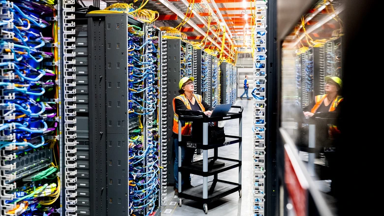 Amazon впроваджує нову мережеву архітектуру RNG для дата-центрів AWS
